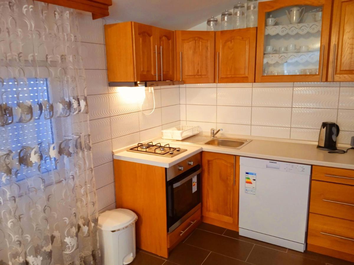 Apartman Josipa เปโรย ภายนอก รูปภาพ