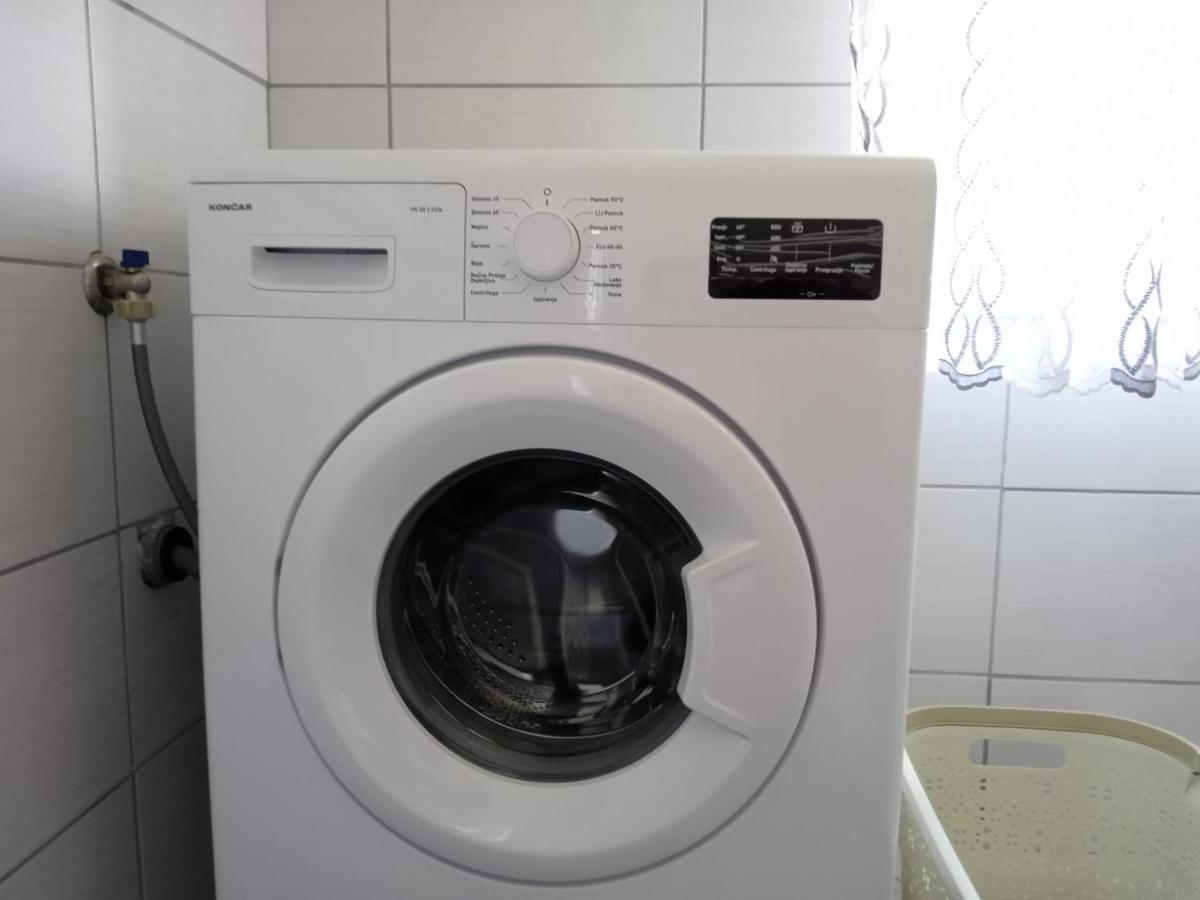 Apartman Josipa เปโรย ภายนอก รูปภาพ