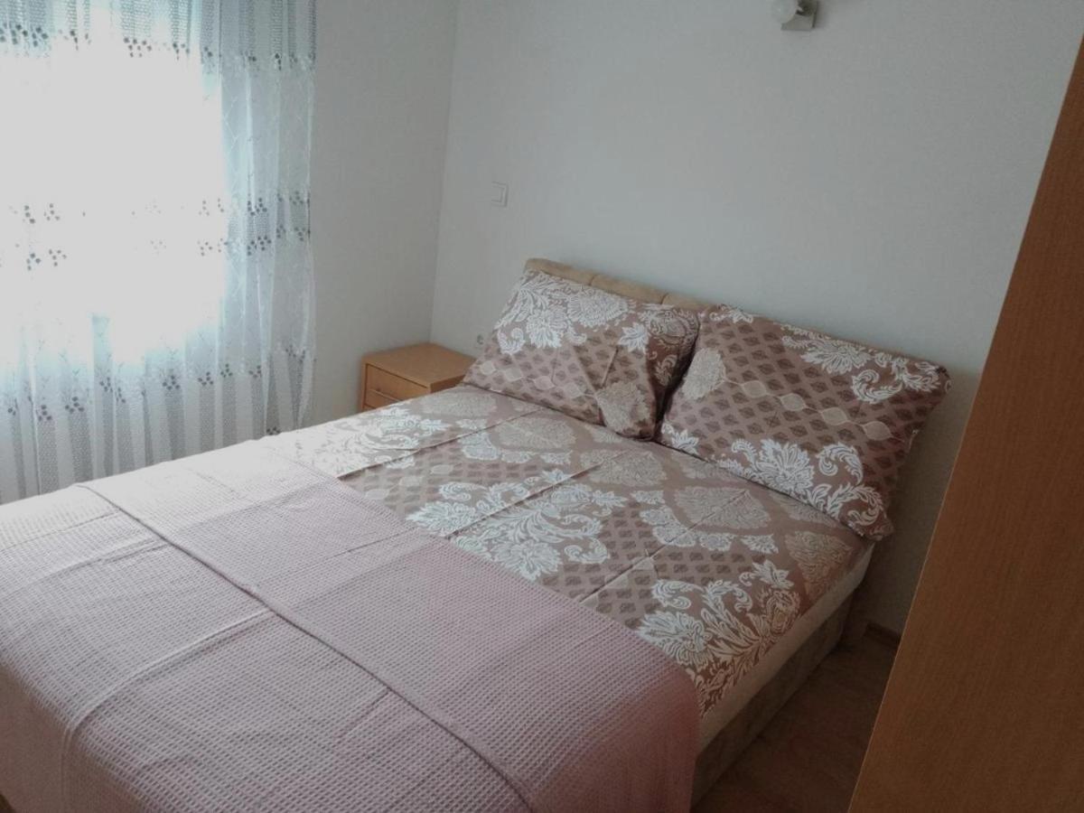 Apartman Josipa เปโรย ภายนอก รูปภาพ